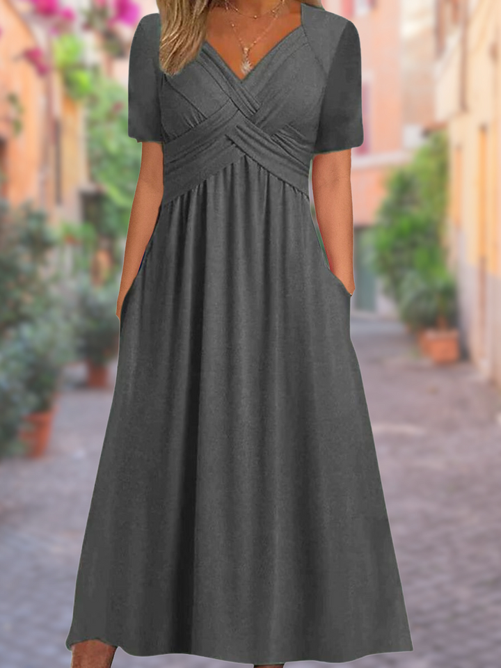 Stylish summer dress with a V-neck - Comfortable and airy