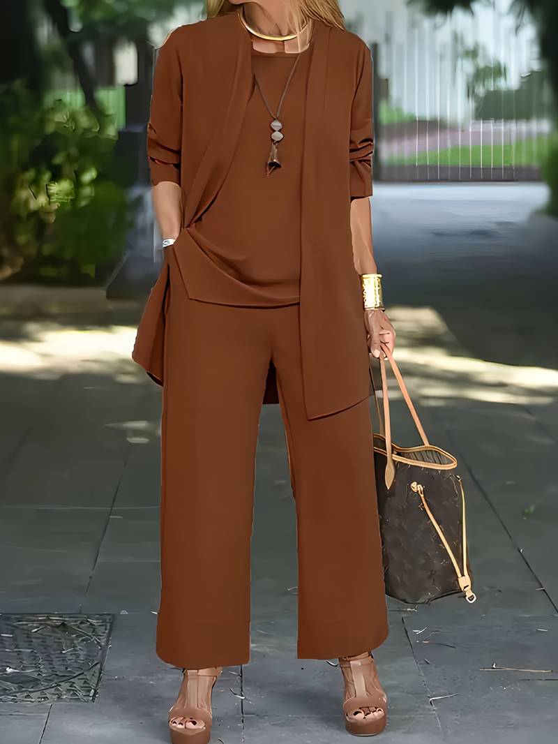 Elegant Three-Piece Pantsuit for Women Sophisticated & Versatile