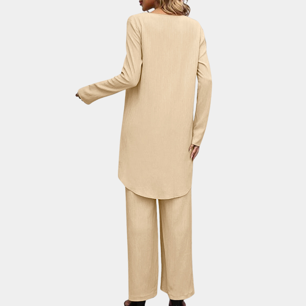 Two-Piece Set – Stylish and Comfortable for Every Occasion