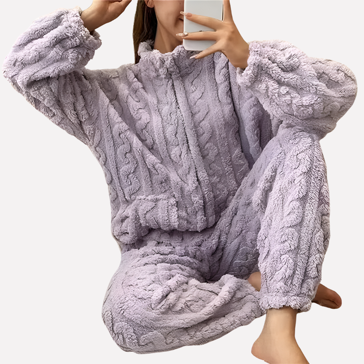 Women’s Fleece Pajama Set