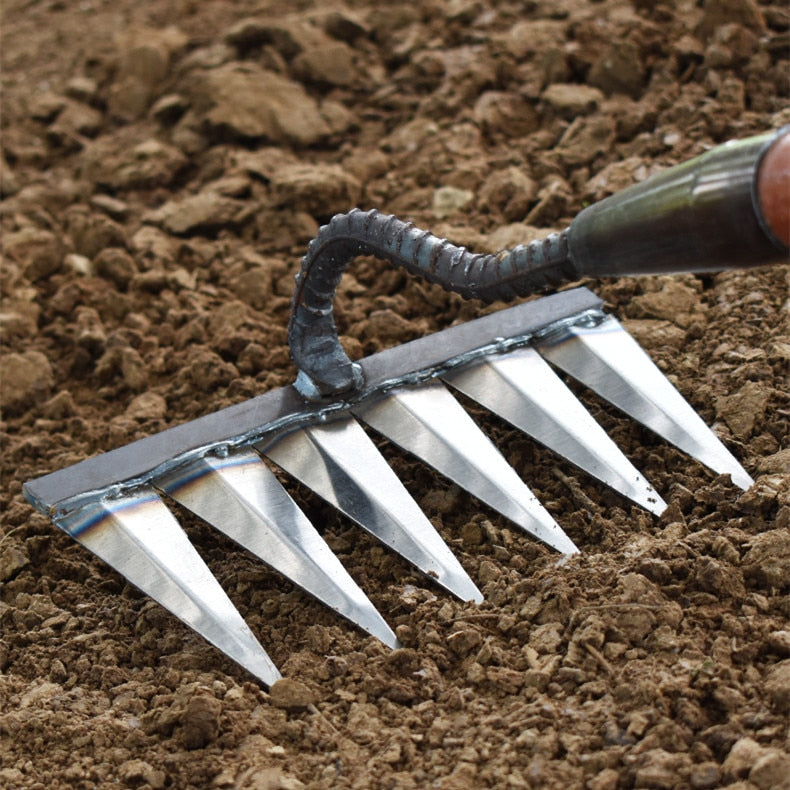 Garden Rake – Efficient Tool for a Tidy, Thriving Garden