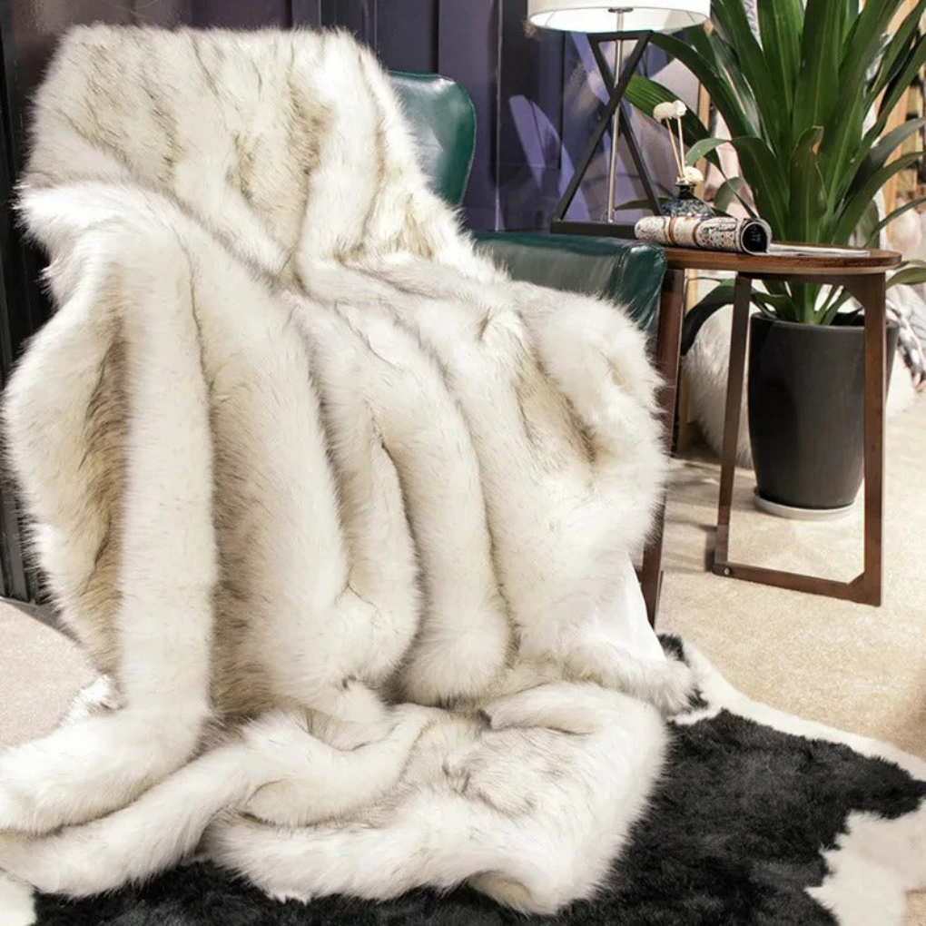 Faux Fur Blanket – Cozy Flair & Elegant Accent