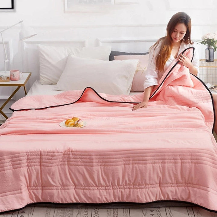 Cooling Summer Blanket with Dual-Sided Technology